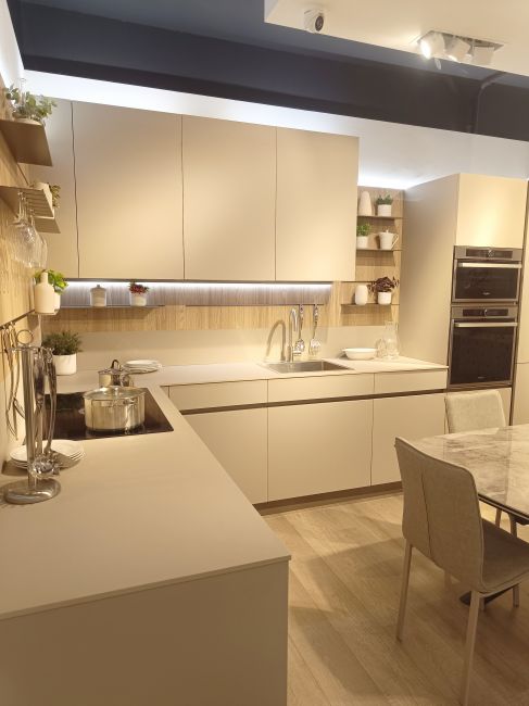 Cucina Iconica Fenix Opaco di Veneta Cucine Image