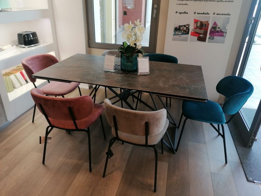Juliette Chair Image